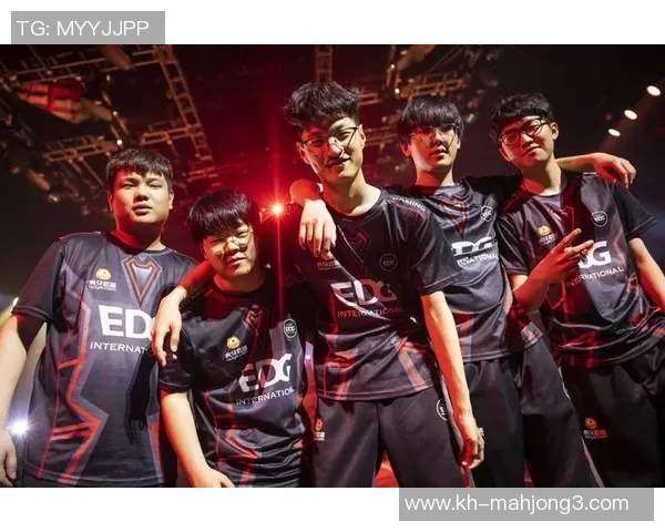 深入解析EDG近期状态与对手表现的全面对比分析